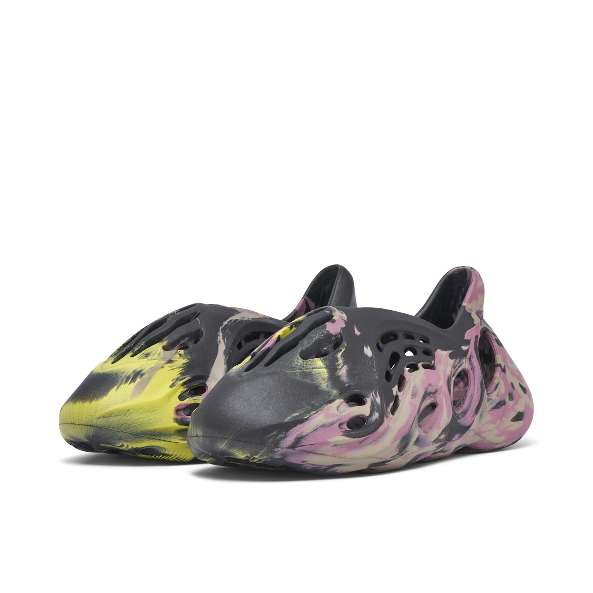 YEEZY FOAM RUNNER MX CARBON